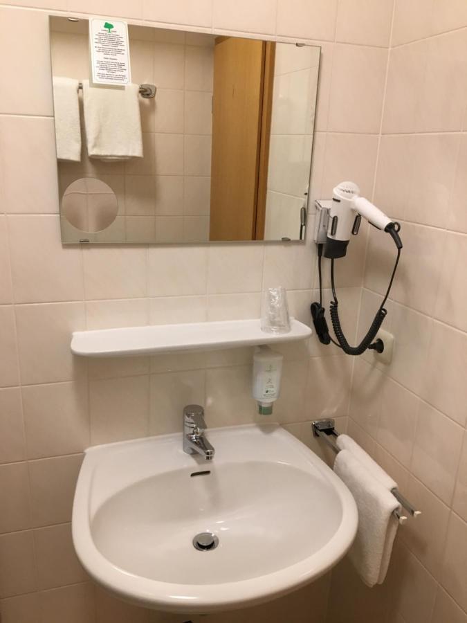 Hotel Im Sonnental Яхенау Екстериор снимка