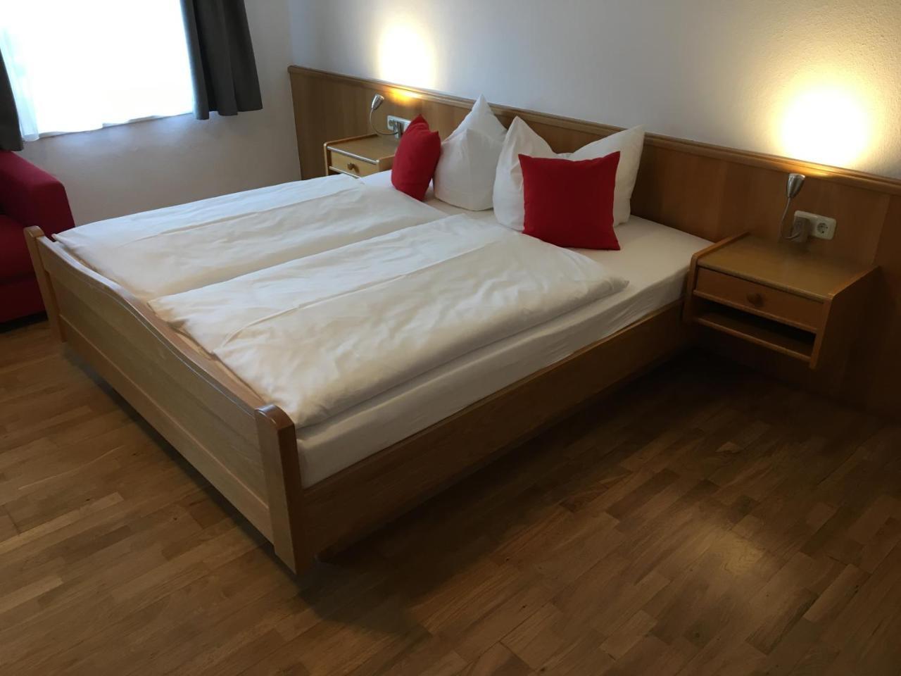 Hotel Im Sonnental Яхенау Екстериор снимка